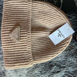 Cashmere/wool blend beanie